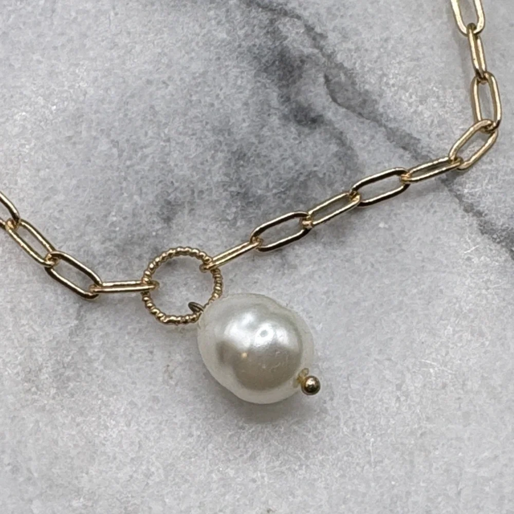 Banana Republic Gold Chain Necklace with Glass Pearl Pendant - Women's Jewelry - Picture 3 of 4
